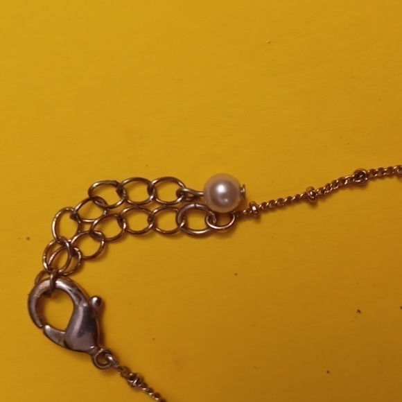 Round Imitation Pearl Drop Necklace - Picture 3 of 3